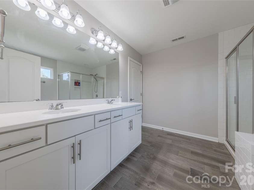 270 Hampton Trail Drive, Fort Mill, SC 29708.  MLS# CAR4349571, YatesRealty ID 6222. Primary Suite