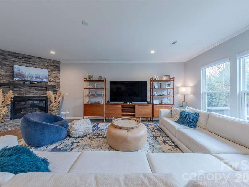 270 Hampton Trail Drive, Fort Mill, SC 29708.  MLS# CAR4349571, YatesRealty ID 6222. Tons of Natural Light