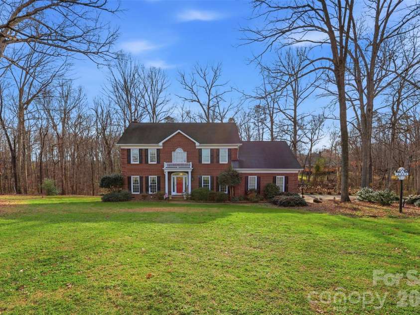 1600 Thornhill Drive, Monroe, NC 28110.  MLS# CAR4325447, YatesRealty ID 6227. Front Yard