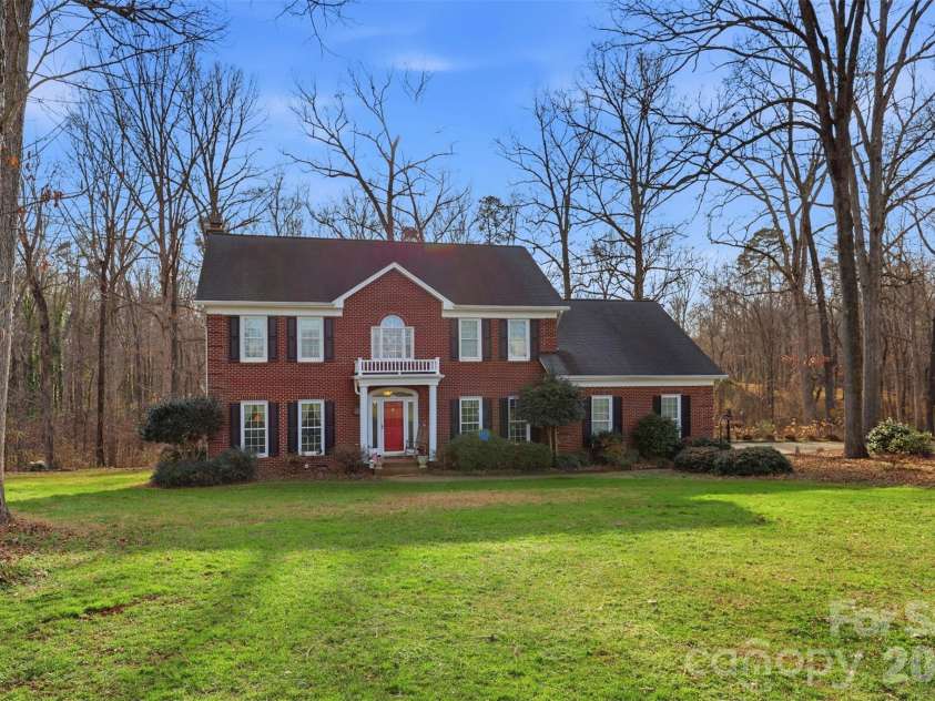 1600 Thornhill Drive, Monroe, NC 28110.  MLS# CAR4325447, YatesRealty ID 6227. Front Yard