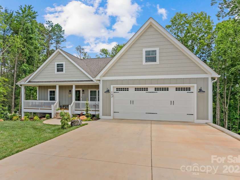 182 Country Drive, Mars Hill, NC 28754.  MLS# CAR4161699, YatesRealty ID 6228. 