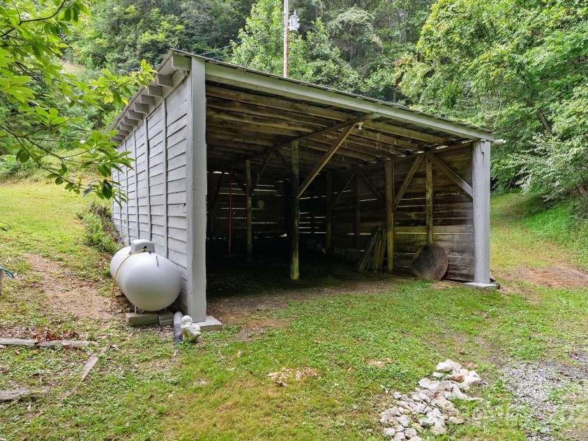 530 Rebel Ridge Road, Marshall, NC 28753.  MLS# CAR4280737, YatesRealty ID 6228. Large old barn great for storage