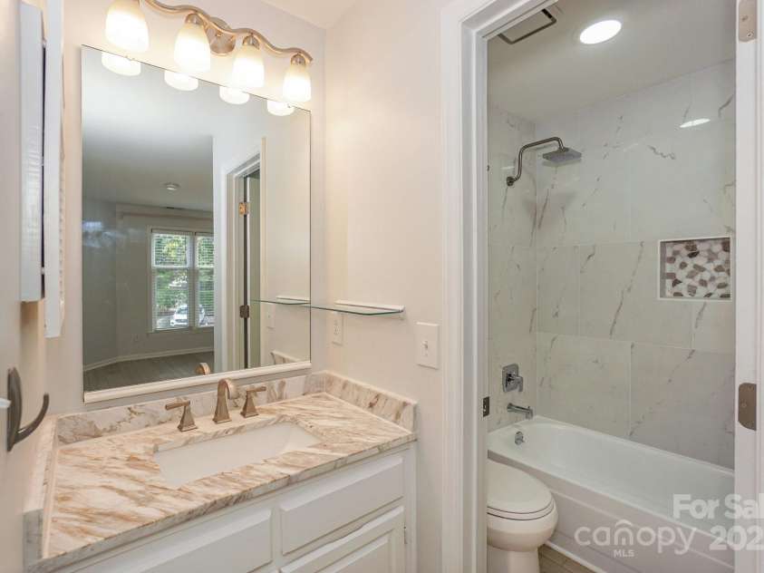 368 Northwest Drive, Davidson, NC 28036.  MLS# CAR4245656, YatesRealty ID 6229. 