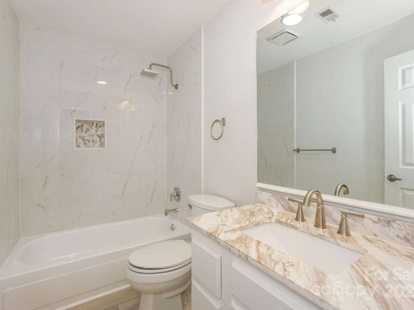 368 Northwest Drive, Davidson, NC 28036.  MLS# CAR4245656, YatesRealty ID 6229. 