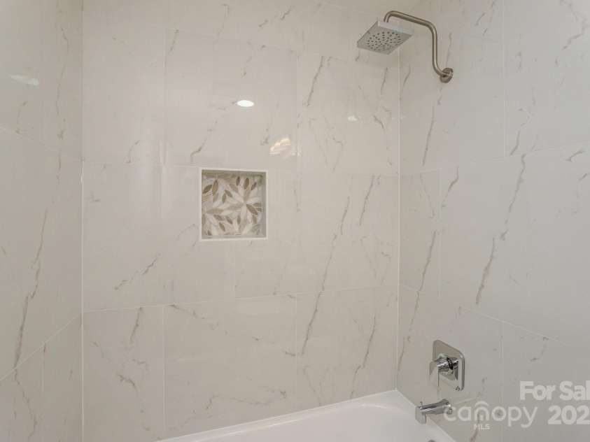 368 Northwest Drive, Davidson, NC 28036.  MLS# CAR4245656, YatesRealty ID 6229. 