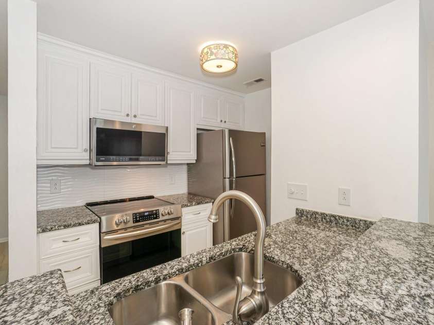 368 Northwest Drive, Davidson, NC 28036.  MLS# CAR4245656, YatesRealty ID 6229. 