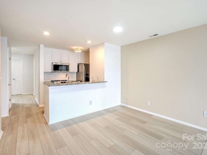 368 Northwest Drive, Davidson, NC 28036.  MLS# CAR4245656, YatesRealty ID 6229. 