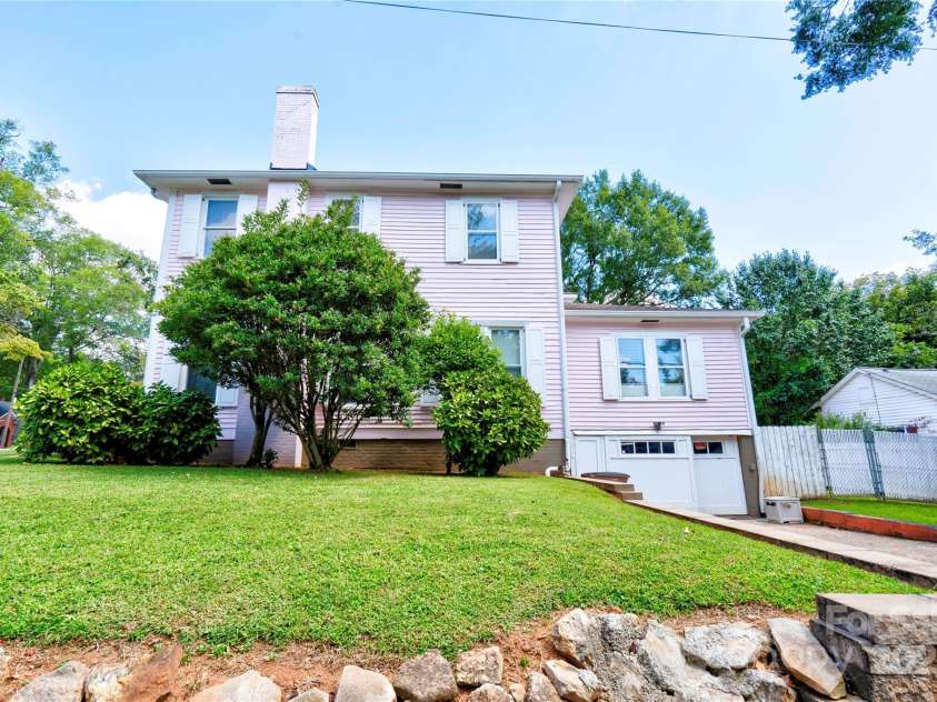 615 Warren Street, Shelby, NC 28150.  MLS# CAR4298346, YatesRealty ID 6229. Back