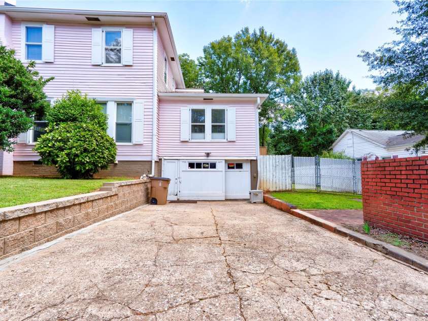 615 Warren Street, Shelby, NC 28150.  MLS# CAR4298346, YatesRealty ID 6229. Back