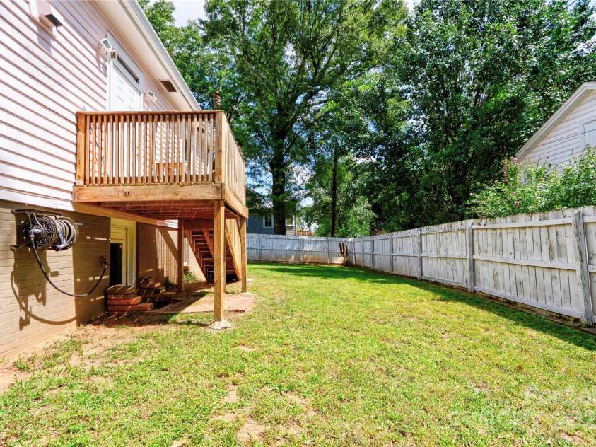 615 Warren Street, Shelby, NC 28150.  MLS# CAR4298346, YatesRealty ID 6229. Rear Deck