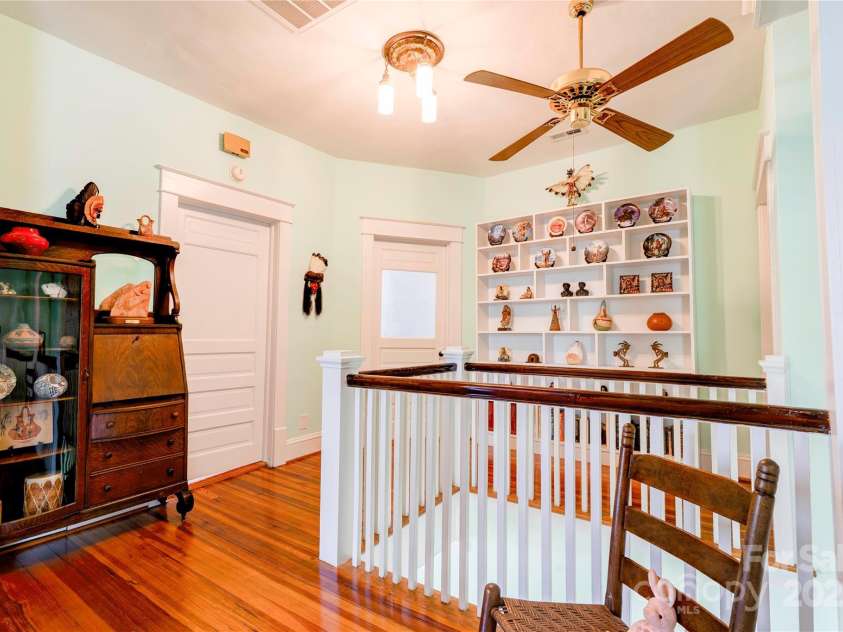 615 Warren Street, Shelby, NC 28150.  MLS# CAR4298346, YatesRealty ID 6229. Upper Level Hall