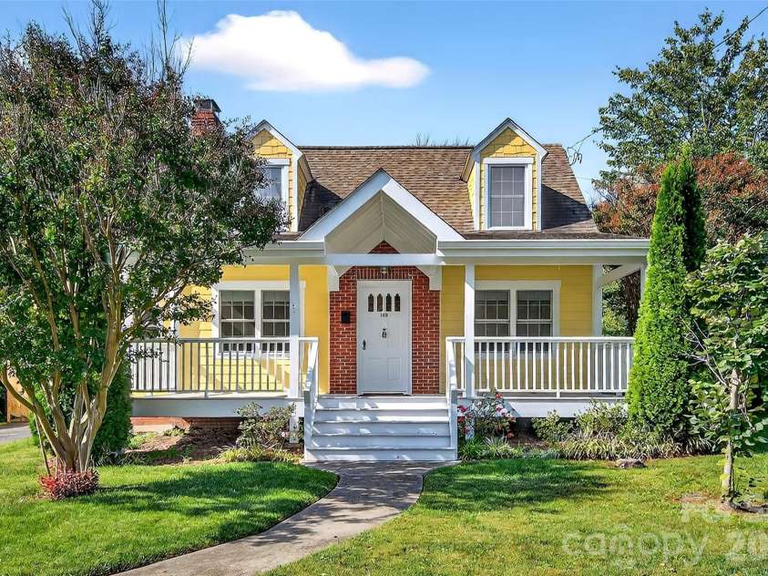 109 Dougherty Street, Black Mountain, NC 28711.  MLS# CAR4303236, YatesRealty ID 6230. 