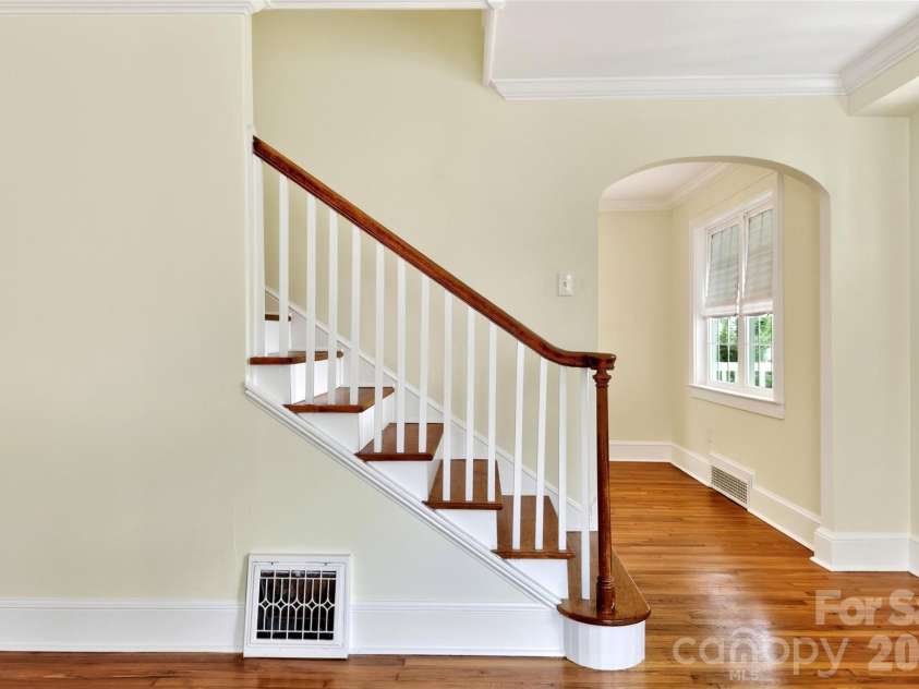 109 Dougherty Street, Black Mountain, NC 28711.  MLS# CAR4303236, YatesRealty ID 6230. 