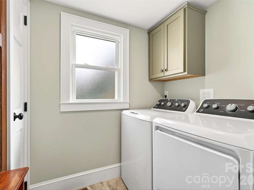 109 Dougherty Street, Black Mountain, NC 28711.  MLS# CAR4303236, YatesRealty ID 6230. 