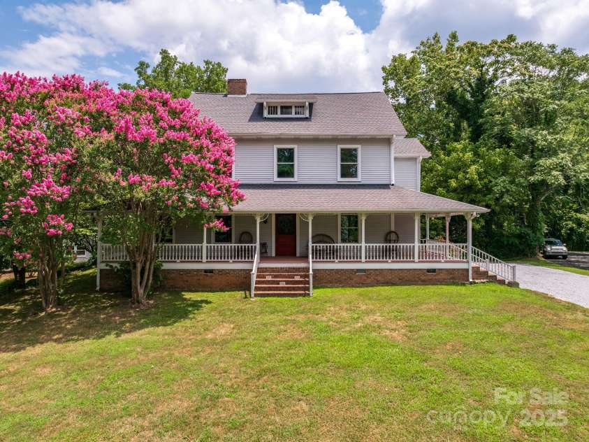 44 Bickford Avenue, Tryon, NC 28782.  MLS# CAR4245454, YatesRealty ID 6231. 44 Bickford Avenue