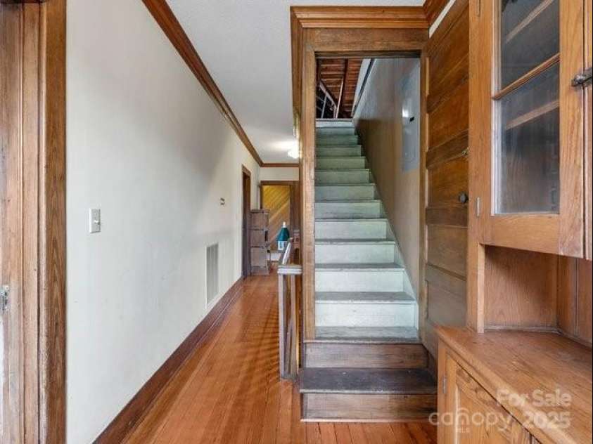 44 Bickford Avenue, Tryon, NC 28782.  MLS# CAR4328011, YatesRealty ID 6231. 