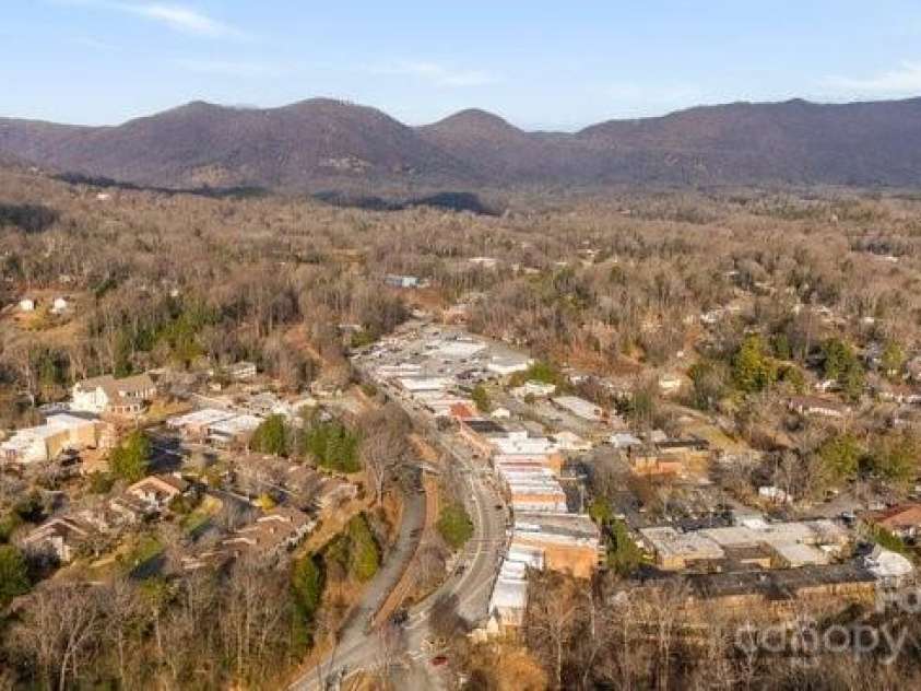 44 Bickford Avenue, Tryon, NC 28782.  MLS# CAR4328011, YatesRealty ID 6231. 