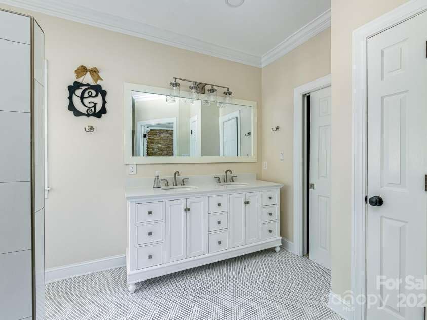 5300 Green Rea Road, Charlotte, NC 28226.  MLS# CAR4181252, YatesRealty ID 6232. 