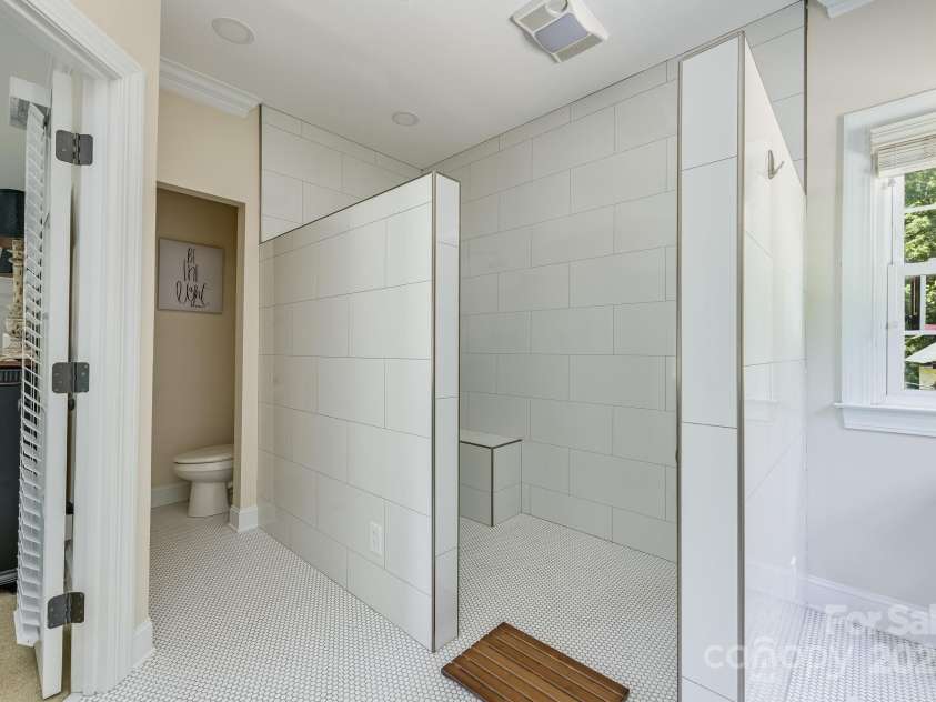 5300 Green Rea Road, Charlotte, NC 28226.  MLS# CAR4181252, YatesRealty ID 6232. 