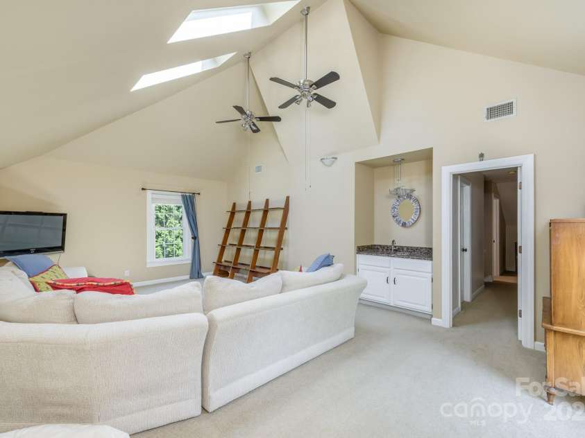 5300 Green Rea Road, Charlotte, NC 28226.  MLS# CAR4181252, YatesRealty ID 6232. 