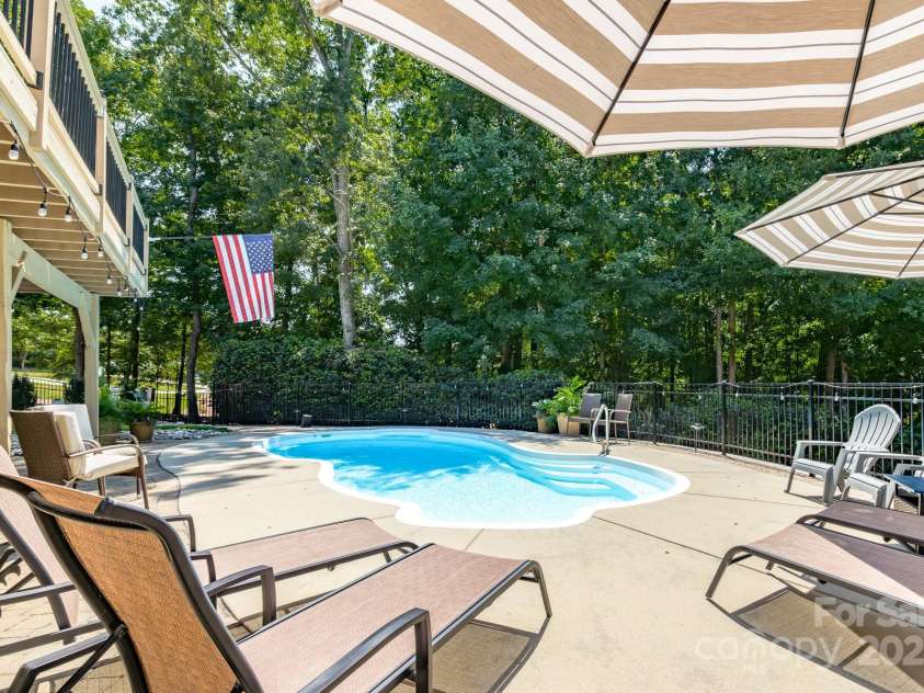 5300 Green Rea Road, Charlotte, NC 28226.  MLS# CAR4181252, YatesRealty ID 6232. 