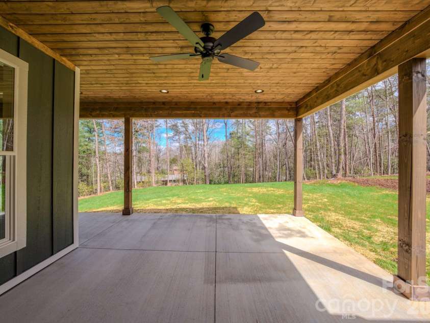 2 Holly Hill Court, Asheville, NC 28806.  MLS# CAR4356854, YatesRealty ID 6233. 