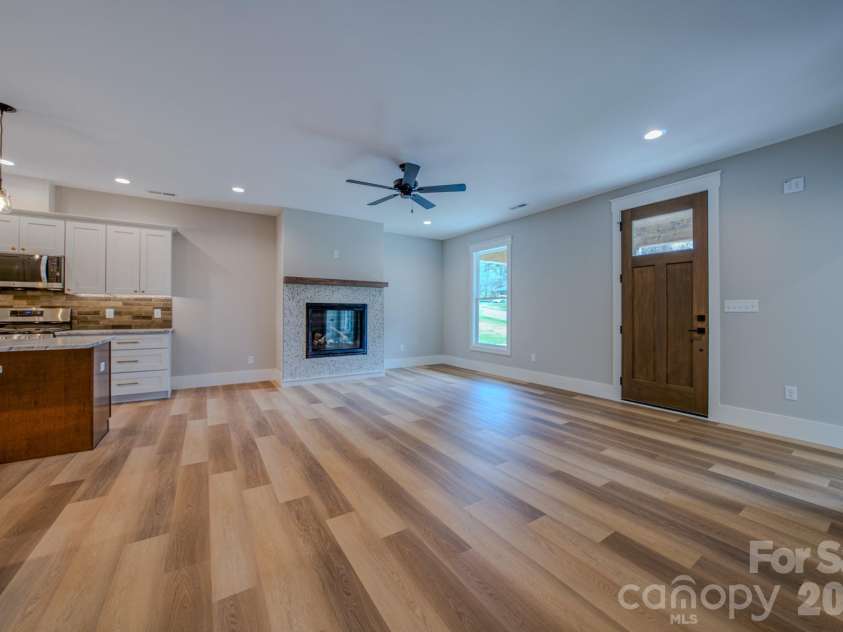 2 Holly Hill Court, Asheville, NC 28806.  MLS# CAR4356854, YatesRealty ID 6233. 