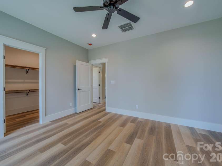 2 Holly Hill Court, Asheville, NC 28806.  MLS# CAR4356854, YatesRealty ID 6233. 