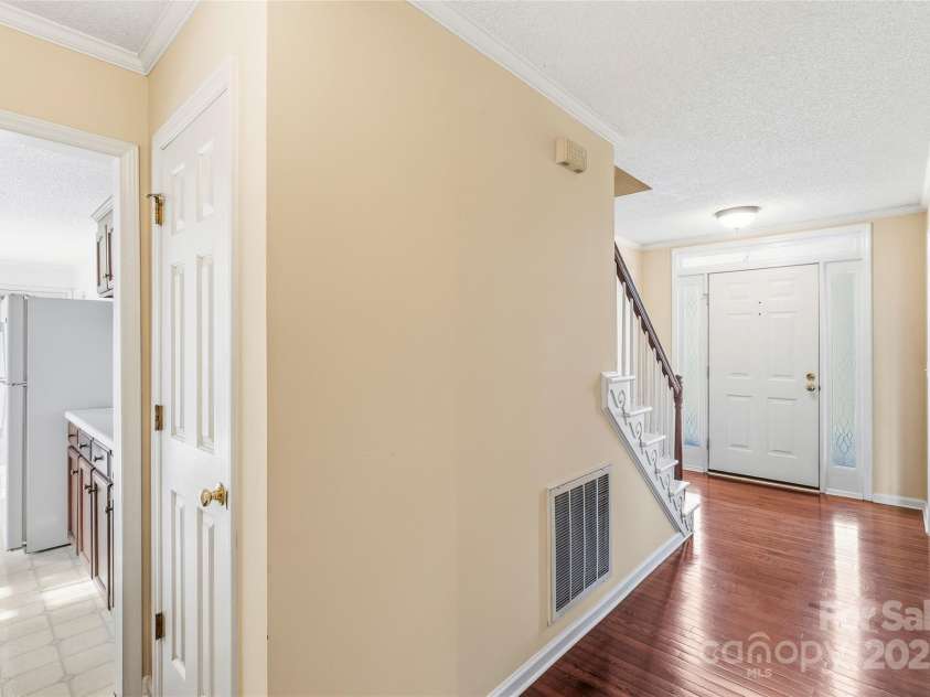 4178 Morris Burn Drive, Concord, NC 28027.  MLS# CAR4325697, YatesRealty ID 6235. Entry foyer