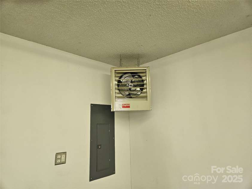 4178 Morris Burn Drive, Concord, NC 28027.  MLS# CAR4325697, YatesRealty ID 6235. Garage is heated