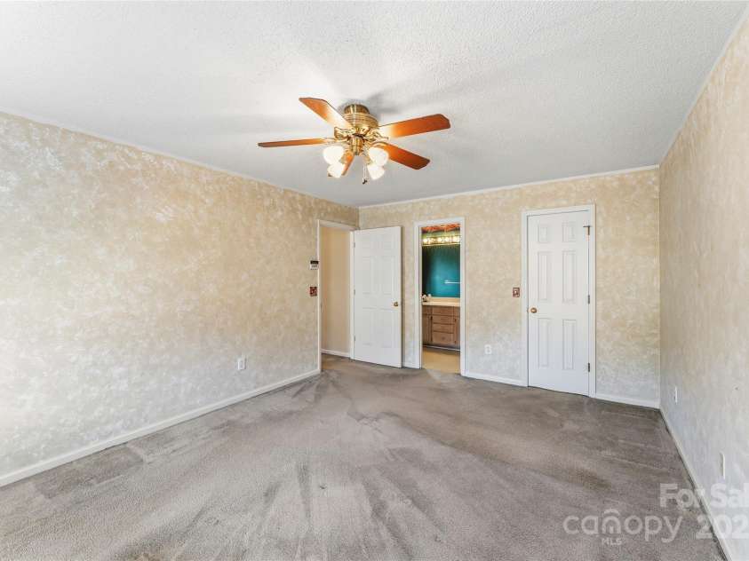 4178 Morris Burn Drive, Concord, NC 28027.  MLS# CAR4325697, YatesRealty ID 6235. Primary bedroom