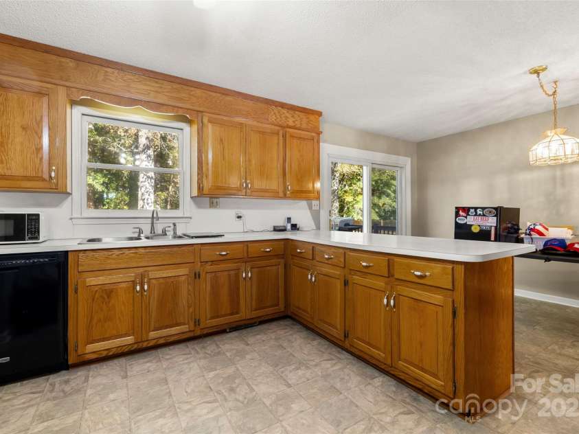 7507 Haley Lane, Indian Land, SC 29707.  MLS# CAR4317281, YatesRealty ID 6236. Kitchen