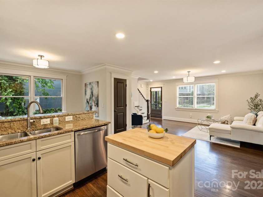908 Academy Street, Charlotte, NC 28205.  MLS# CAR4245040, YatesRealty ID 6236. 