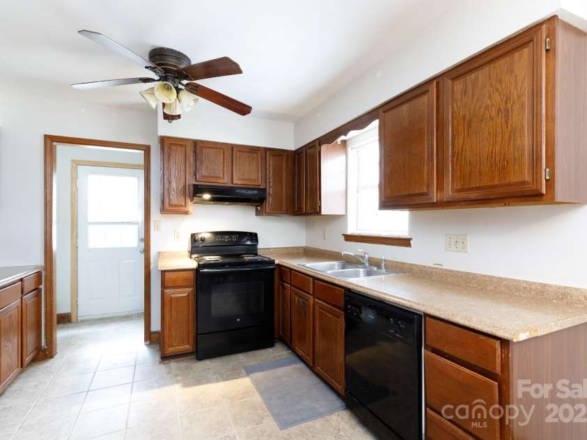 5060 Post Oak Lane, Rock Hill, SC 29732.  MLS# CAR4231438, YatesRealty ID 6237. 