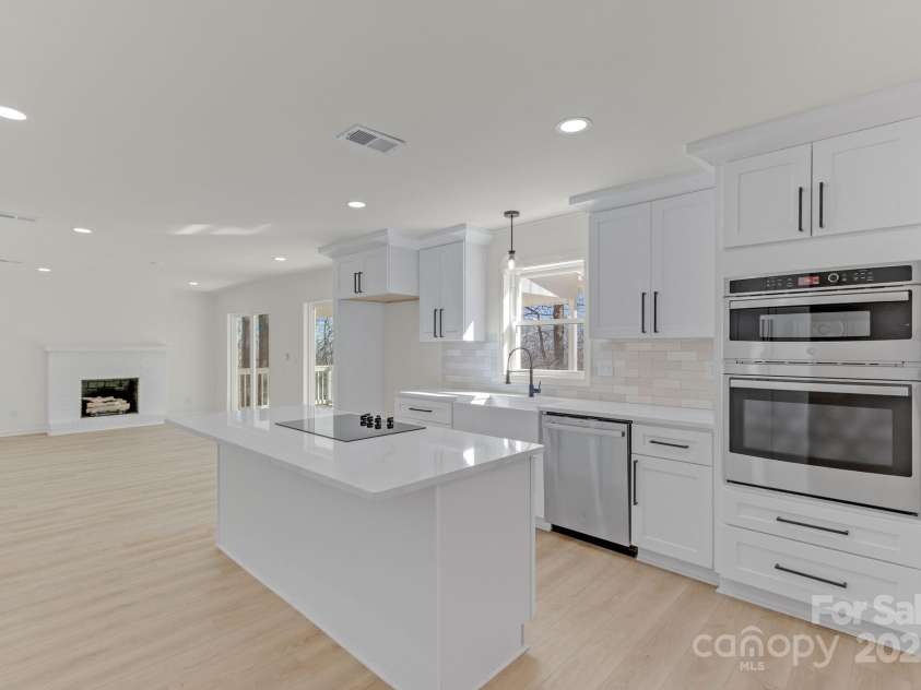 240 Spicewood Lane, Hendersonville, NC 28791.  MLS# CAR4102975, YatesRealty ID 6238. 