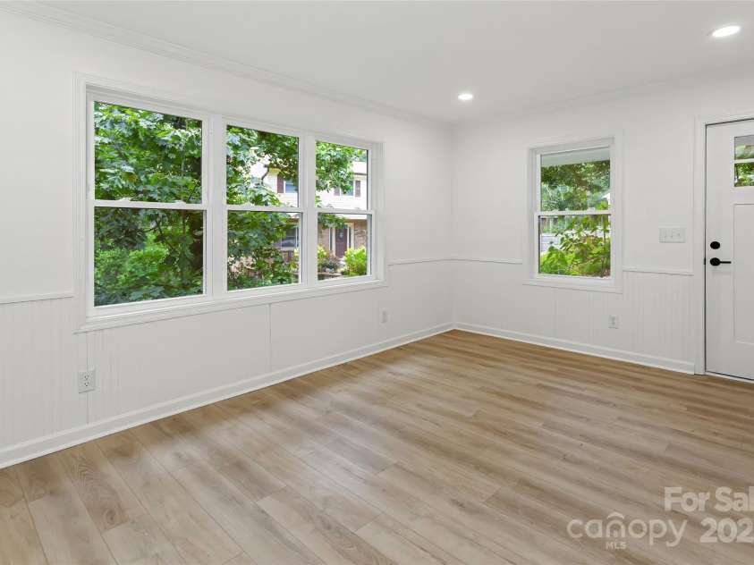 240 Spicewood Lane, Hendersonville, NC 28791.  MLS# CAR4280139, YatesRealty ID 6238. 