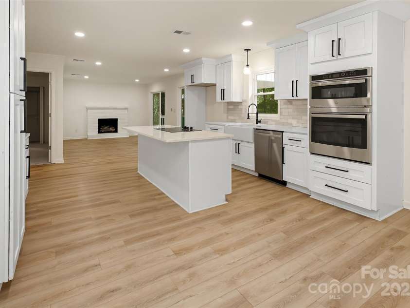 240 Spicewood Lane, Hendersonville, NC 28791.  MLS# CAR4280139, YatesRealty ID 6238. 