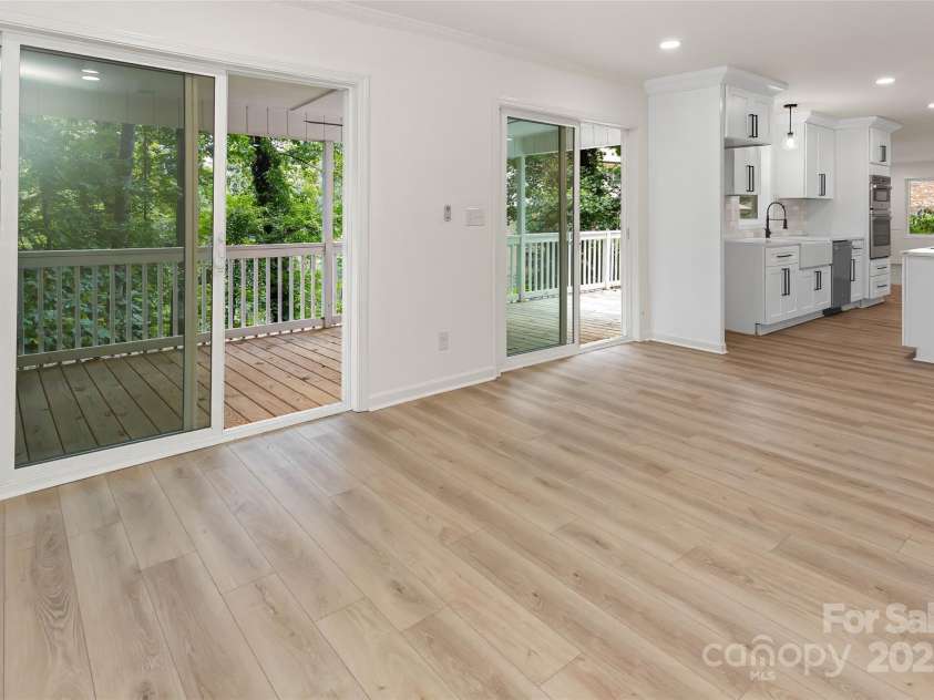 240 Spicewood Lane, Hendersonville, NC 28791.  MLS# CAR4280139, YatesRealty ID 6238. 