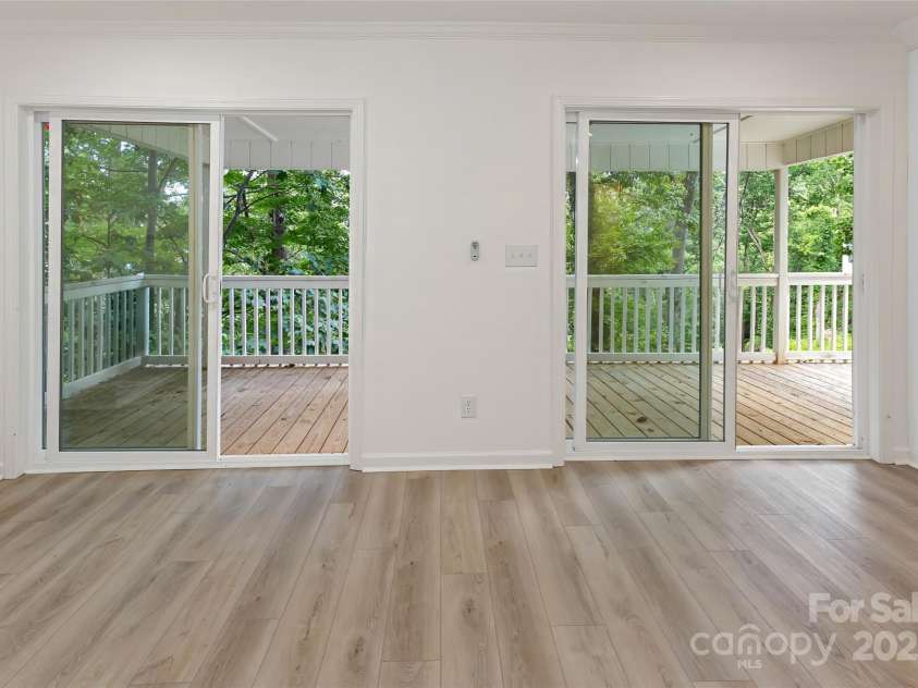 240 Spicewood Lane, Hendersonville, NC 28791.  MLS# CAR4280139, YatesRealty ID 6238. 