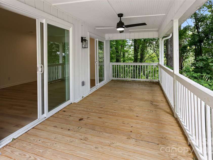 240 Spicewood Lane, Hendersonville, NC 28791.  MLS# CAR4280139, YatesRealty ID 6238. 