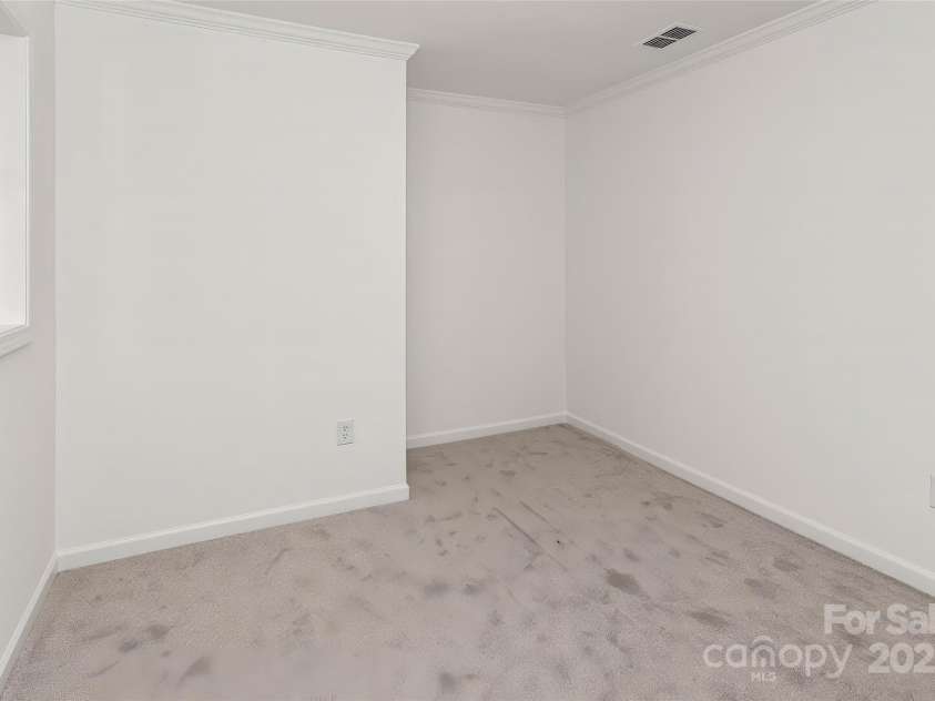 240 Spicewood Lane, Hendersonville, NC 28791.  MLS# CAR4280139, YatesRealty ID 6238. 