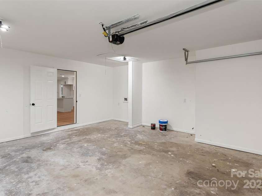 240 Spicewood Lane, Hendersonville, NC 28791.  MLS# CAR4280139, YatesRealty ID 6238. 