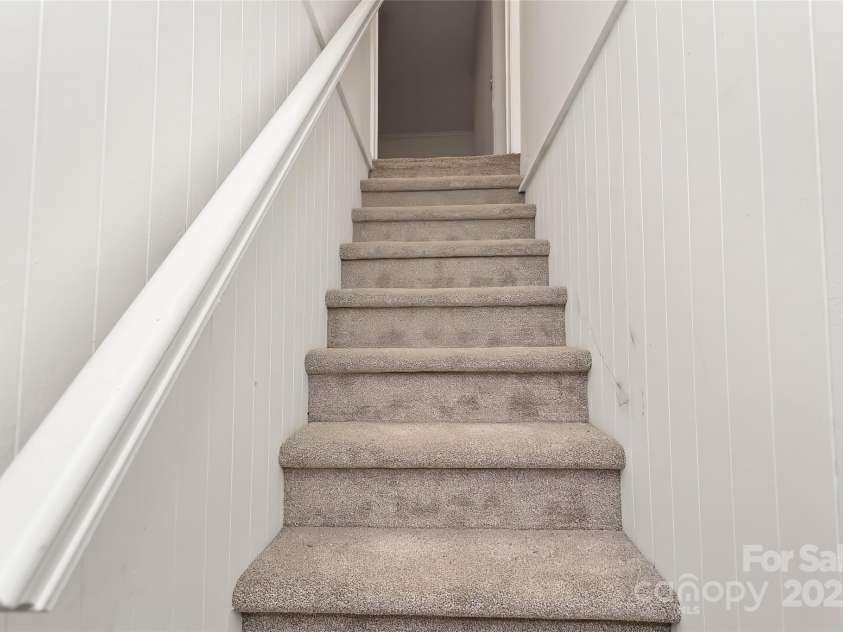 240 Spicewood Lane, Hendersonville, NC 28791.  MLS# CAR4280139, YatesRealty ID 6238. 