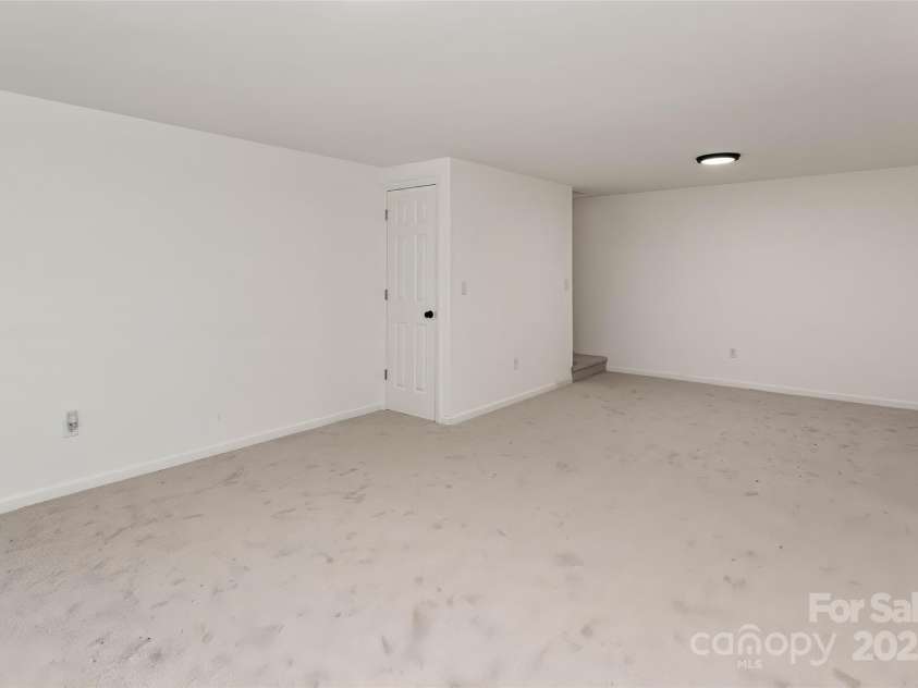 240 Spicewood Lane, Hendersonville, NC 28791.  MLS# CAR4280139, YatesRealty ID 6238. 