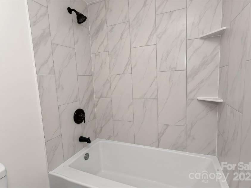 240 Spicewood Lane, Hendersonville, NC 28791.  MLS# CAR4280139, YatesRealty ID 6238. 