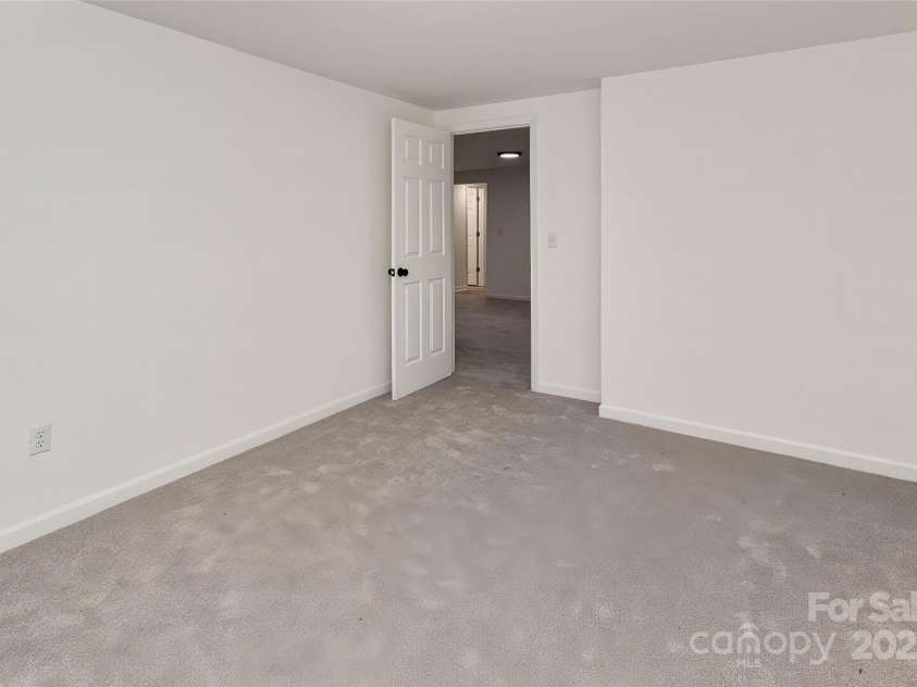 240 Spicewood Lane, Hendersonville, NC 28791.  MLS# CAR4280139, YatesRealty ID 6238. 