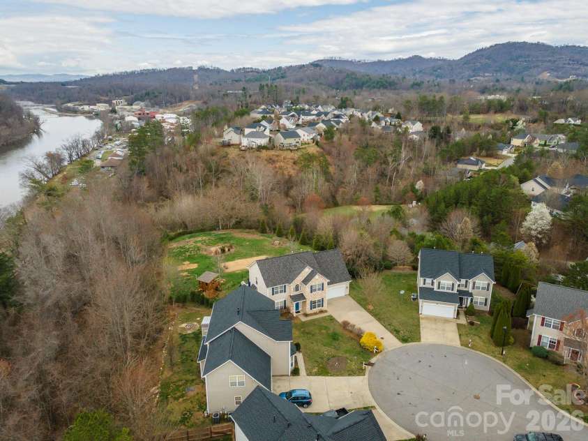 53 Stone River Drive, Asheville, NC 28804.  MLS# CAR4342463, YatesRealty ID 6239. 