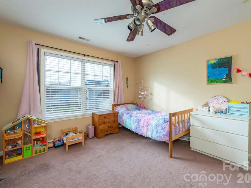 53 Stone River Drive, Asheville, NC 28804.  MLS# CAR4342463, YatesRealty ID 6239. Bedroom