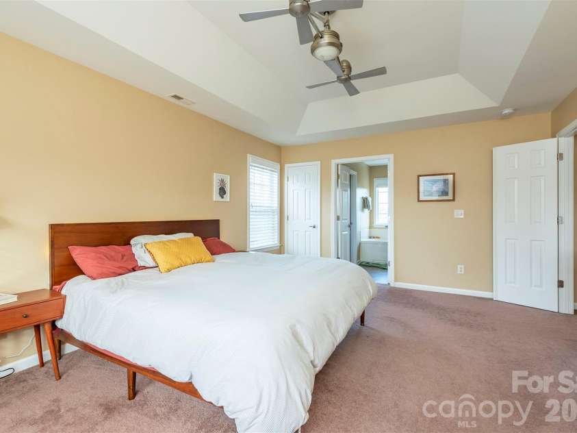 53 Stone River Drive, Asheville, NC 28804.  MLS# CAR4342463, YatesRealty ID 6239. Primary Suite