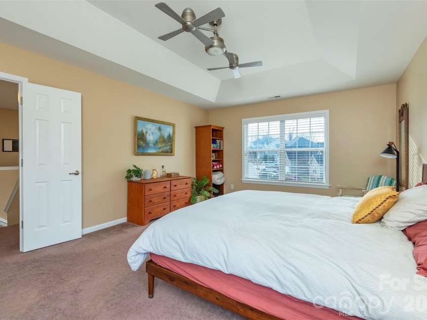 53 Stone River Drive, Asheville, NC 28804.  MLS# CAR4342463, YatesRealty ID 6239. Primary Suite